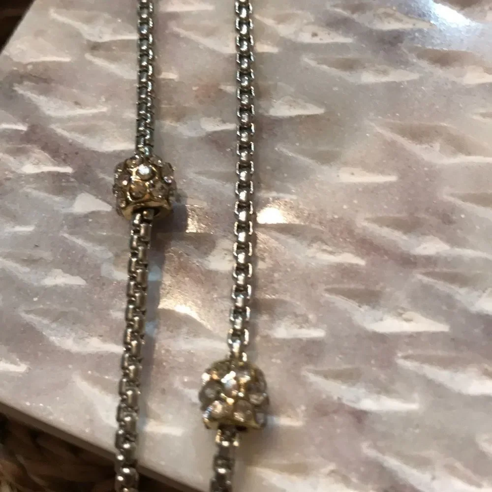 Silver Chain with Rhinestone Design - Picture 4 of 5